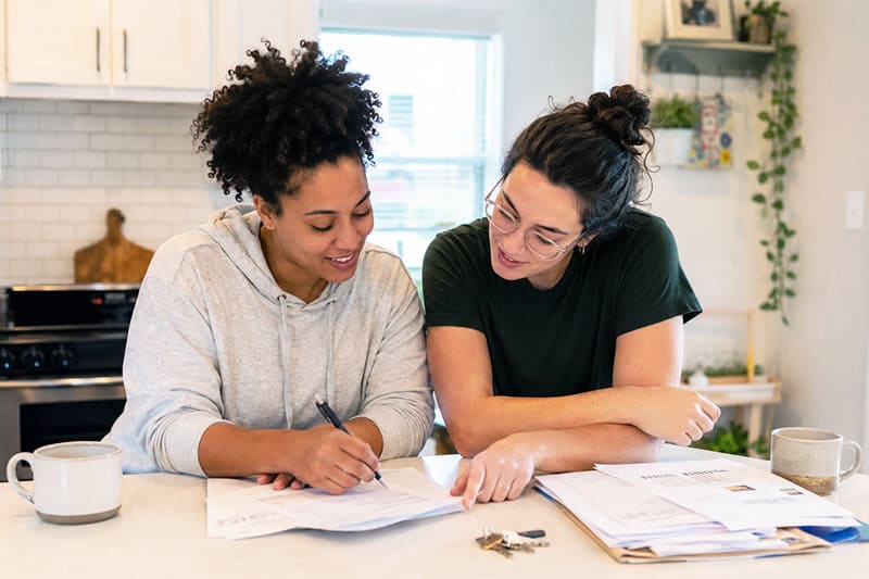 friends buying house
